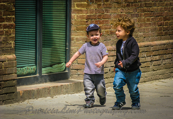 Kids at Play in BuonconventoIMG_5432