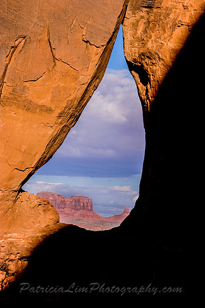 Teardrop Arch, Monument Valley 737