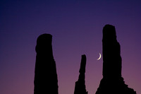 Monument Valley Moon at 3 sisters 860